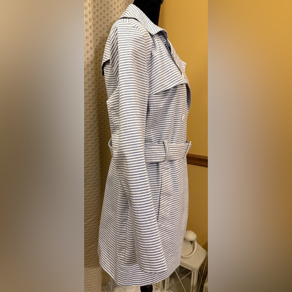 Tommy Hilfiger NWOT Light Blue and White Striped Double Breasted Trench Coat - Picture 6 of 11